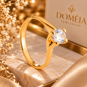 Anel Dourado Solitário com Pedra de Zircônia